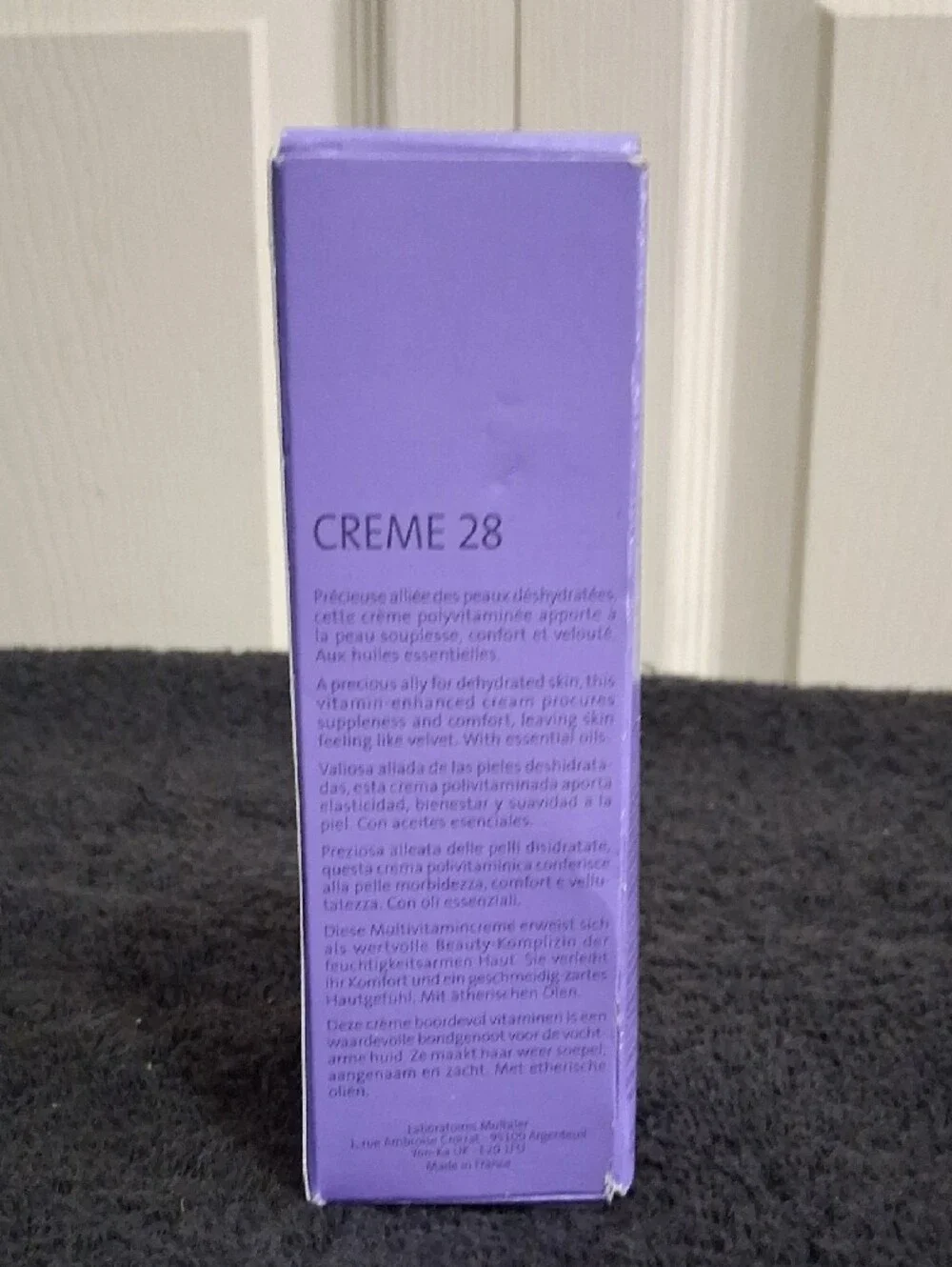 Yon-Ka Creme 28 Age Defemse Hydrating Moisturizer - 50 Ml / 1.79 Fl Oz